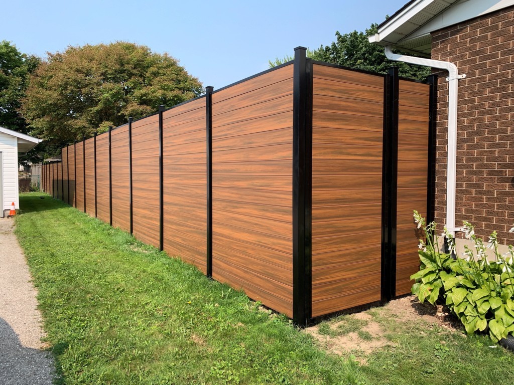 Woodgrain Vinyl Fence